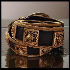 Womens Beautiful Vtg MILOR Black Leather Belt~Gold Square Medallions & Gold Mesh